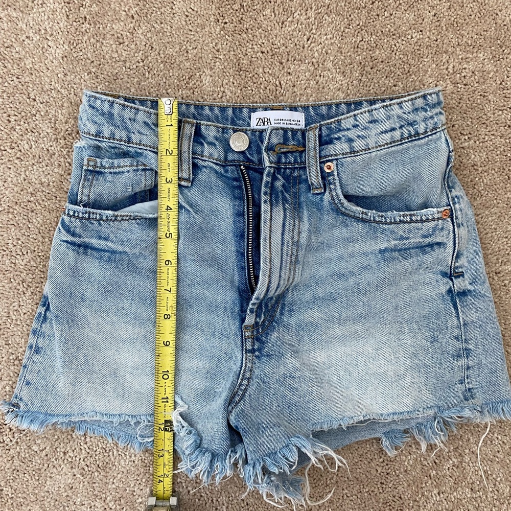 Zara high waisted denim shorts Size 2